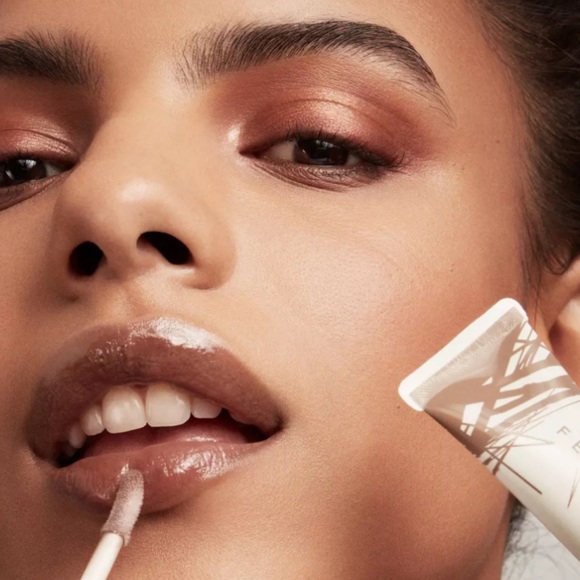 Fenty Beauty Pro Kiss’R Lucious Lip Balm - Picture 2 of 4